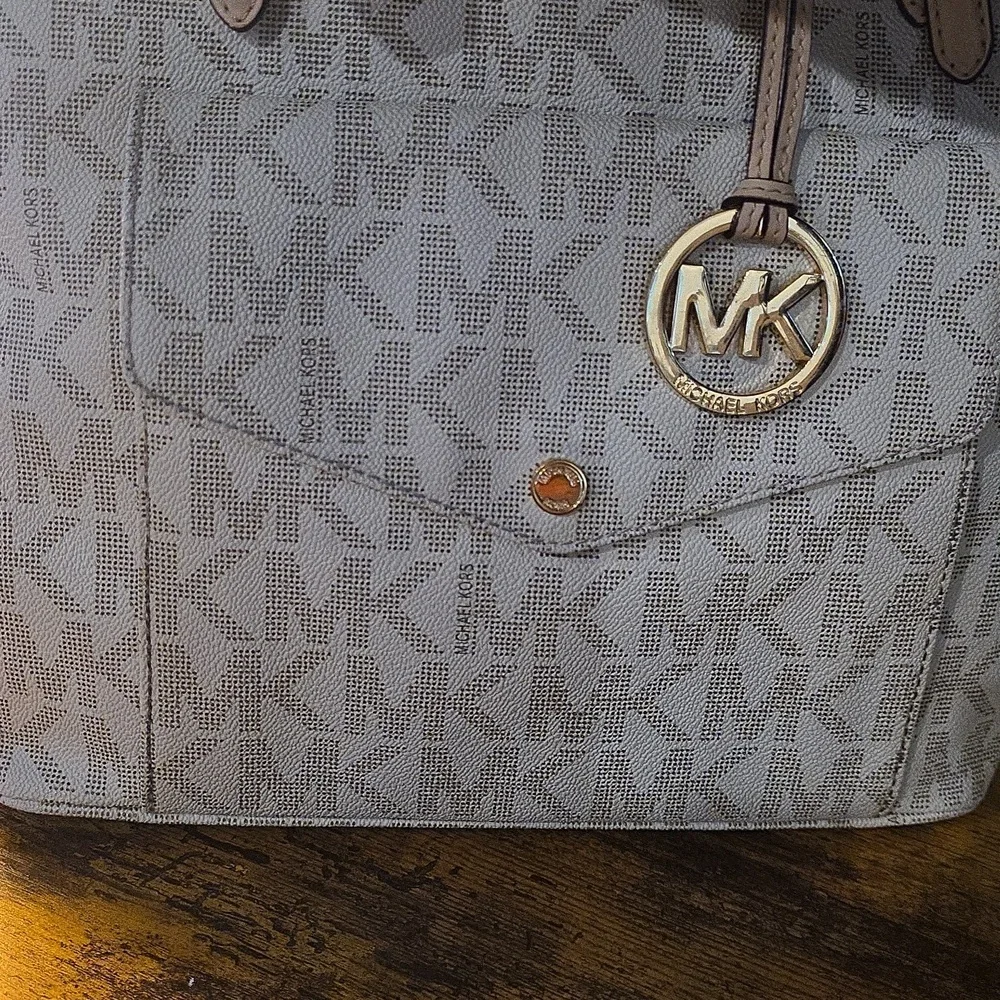 Michael Kors Tote and Wallet Set 2pc Like New!!